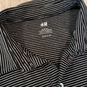 H&M mens slim fit short sleeve shirt with collar